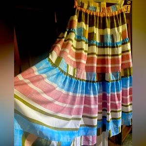 Beautiful Entro fully lined skirt.